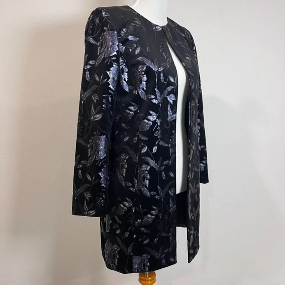 Tahari Arthur S. Levine Navy & Silver Floral Velvet Long Line Jacket 6 NWT - Picture 2 of 7